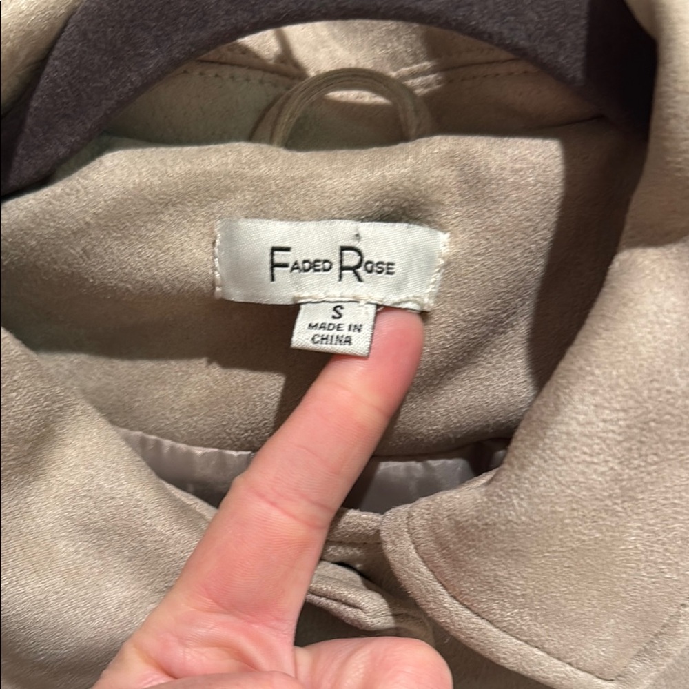 Faded Rose  Faux  Suede cropped  Fringe Jacket  in beige /brand new - Picture 6 of 9